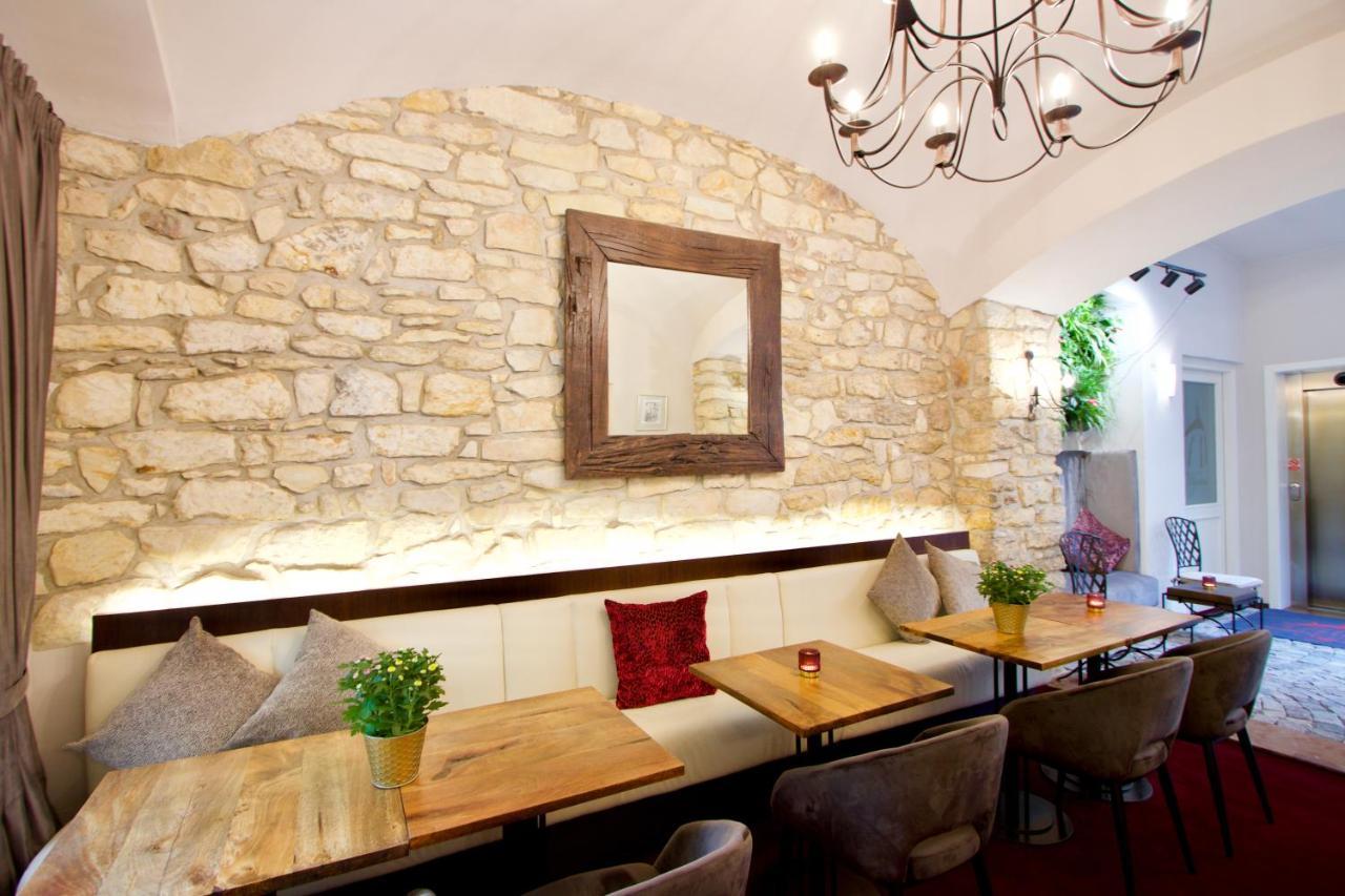 Hotel Residence Agnes Praha Bagian luar foto