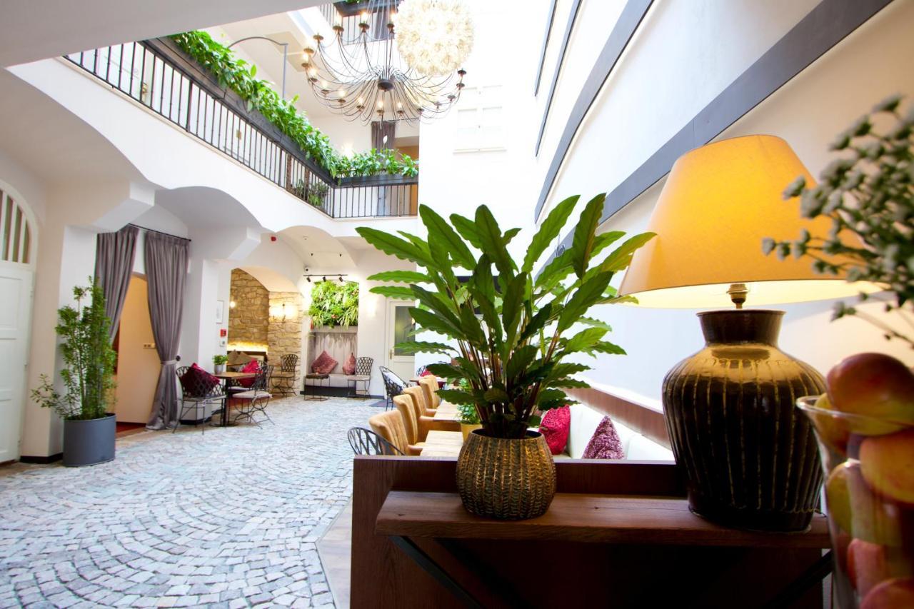 Hotel Residence Agnes Praha Bagian luar foto
