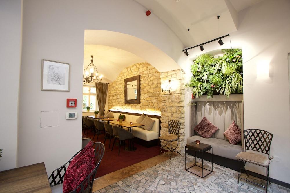 Hotel Residence Agnes Praha Bagian luar foto